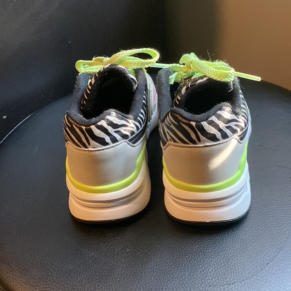 Kids New Balance Sneakers - Picture 3 of 5